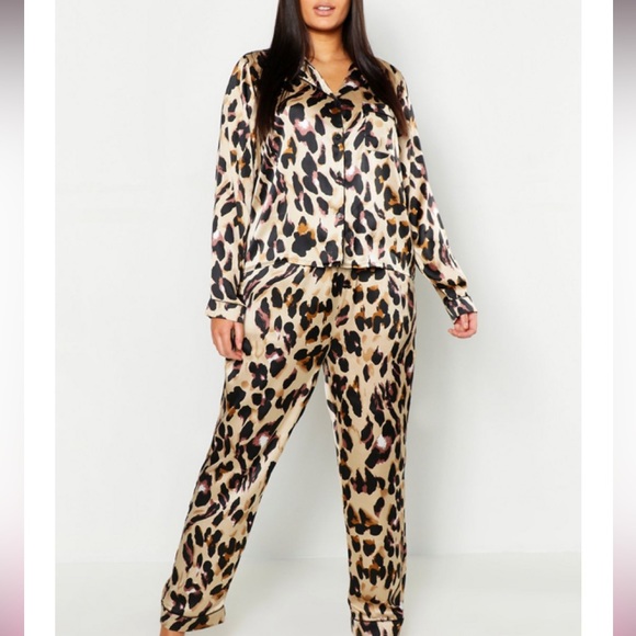 NEW•1X•SILKY LEOPARD SATIN PAJAMA SET - Picture 2 of 10